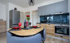 Apartment Kristina By El-Pi Tours